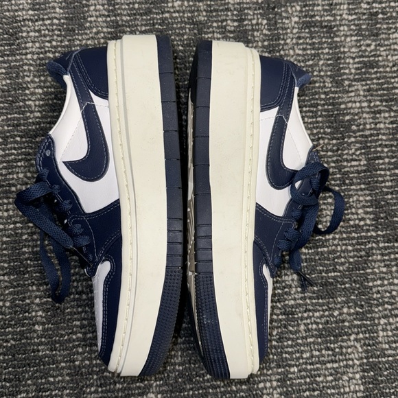 Air Jordan 1 Elevate low women’s size - 5 - Picture 4 of 6